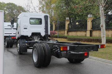 新乘龙M3&nbsp;洒水车/喷洒车外观图片