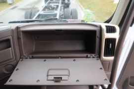 新乘龙M3&nbsp;洒水车/喷洒车驾驶室图片