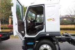 东风柳汽 新乘龙M3 170马力 4X2 洒水车底盘(LZ1166M3ACT)