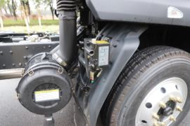 新乘龙M3&nbsp;洒水车/喷洒车底盘图片