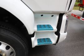 新乘龙M3&nbsp;电动垃圾车外观图片