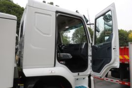 新乘龙M3&nbsp;电动垃圾车驾驶室图片
