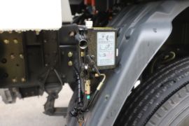 新乘龙M3&nbsp;电动垃圾车底盘图片