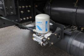 新乘龙M3&nbsp;电动垃圾车底盘图片