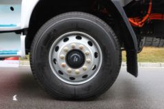 东风柳汽 新乘龙M3 4X2 纯电动垃圾车底盘(LZ1180M3AZBEV10T)210.6kWh
