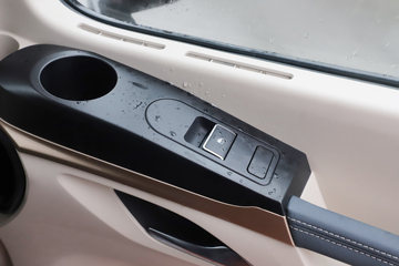 �������� ����H5V 460���� 6X4 AMT�Զ���ǣ����(����)(LZ4250H7DC1)ͼƬ