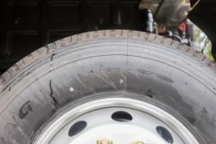 东风柳汽 乘龙H5V 330马力 6X2 9.47米AMT自动挡厢式载货车(国六)(LZ5251XXYH5CC1)
