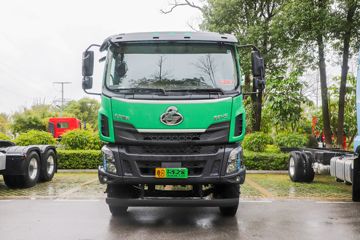 东风柳汽乘龙H5 重载版 8X4 8米排半纯电动自卸车 启源400.619kWh