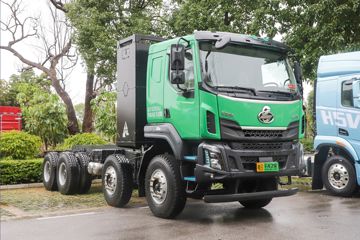 东风柳汽乘龙H5 8X4 6.2米排半纯电动自卸车 宁德时代400.61kWh