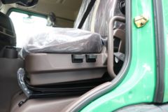 东风柳汽 乘龙H5重卡 长续航版 8X4 7.8米换电式纯电动自卸车350kWh
