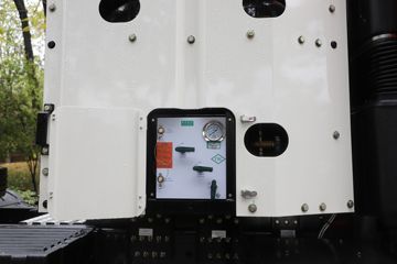 �������� ����H7 460���� 6X4 CNGǣ����(����)(Һ��)(LZ4251H7DM1)ͼƬ