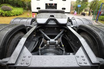 �������� ����H7 460���� 6X4 CNGǣ����(����)(Һ��)(LZ4251H7DM1)ͼƬ