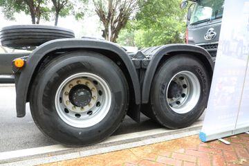 �������� ����H7 460���� 6X4 CNGǣ����(����)(Һ��)(LZ4251H7DM1)ͼƬ