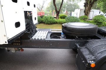 �������� ����H7 460���� 6X4 CNGǣ����(����)(Һ��)(LZ4251H7DM1)ͼƬ