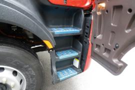 乘龙H7&nbsp;电动牵引车驾驶室图片