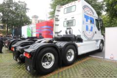 东风柳汽 乘龙T7房车 560马力 6X4 AMT自动档牵引车(国六)(带液缓)(LZ4250T7DC2)