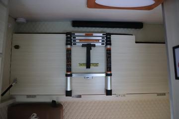 �������� ����T7 560���� 6X4 AMT�Զ���ǣ����(����)(��Һ��)ͼƬ