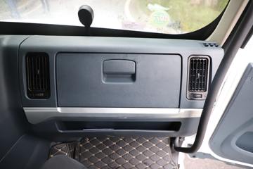 �������� ����T7 560���� 6X4 AMT�Զ���ǣ����(����)(��Һ��)ͼƬ