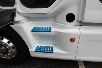 �������� ����T7 560���� 6X4 AMT�Զ���ǣ����(����)(��Һ��)ͼƬ