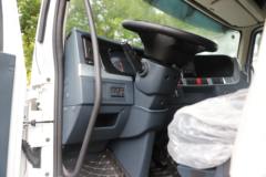 东风柳汽 乘龙T7房车 560马力 6X4 AMT自动档牵引车(国六)(带液缓)(LZ4250T7DC2)