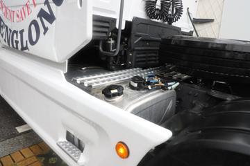 �������� ����T7 560���� 6X4 AMT�Զ���ǣ����(����)(��Һ��)ͼƬ