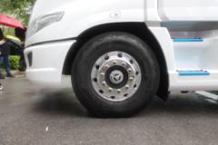 东风柳汽 乘龙T7房车 560马力 6X4 AMT自动档牵引车(国六)(带液缓)(LZ4250T7DC2)