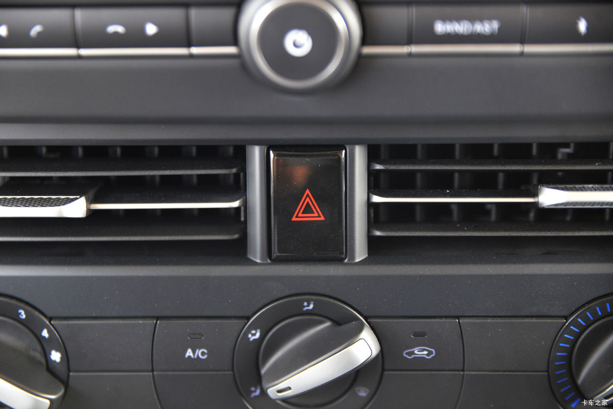 ���� ���ˣ����� 129���� 4.2�׵�����ʽ�Ῠ(����)(JX5044XXYTGA26)��ʻ��                                               