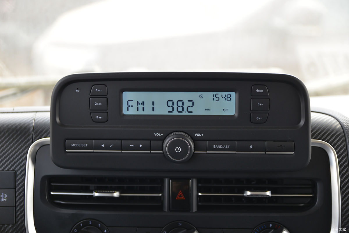 ���� ���ˣ����� 129���� 4.2�׵�����ʽ�Ῠ(����)(JX5044XXYTGA26)��ʻ��                                               