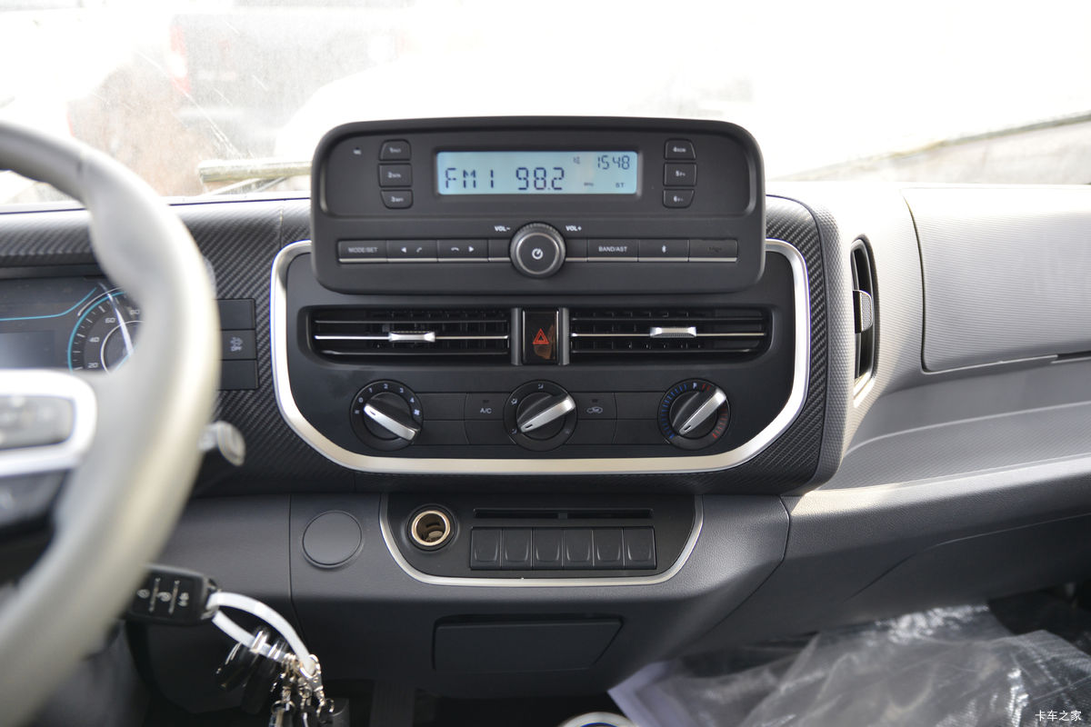 ���� ���ˣ����� 129���� 4.2�׵�����ʽ�Ῠ(����)(JX5044XXYTGA26)��ʻ��                                               