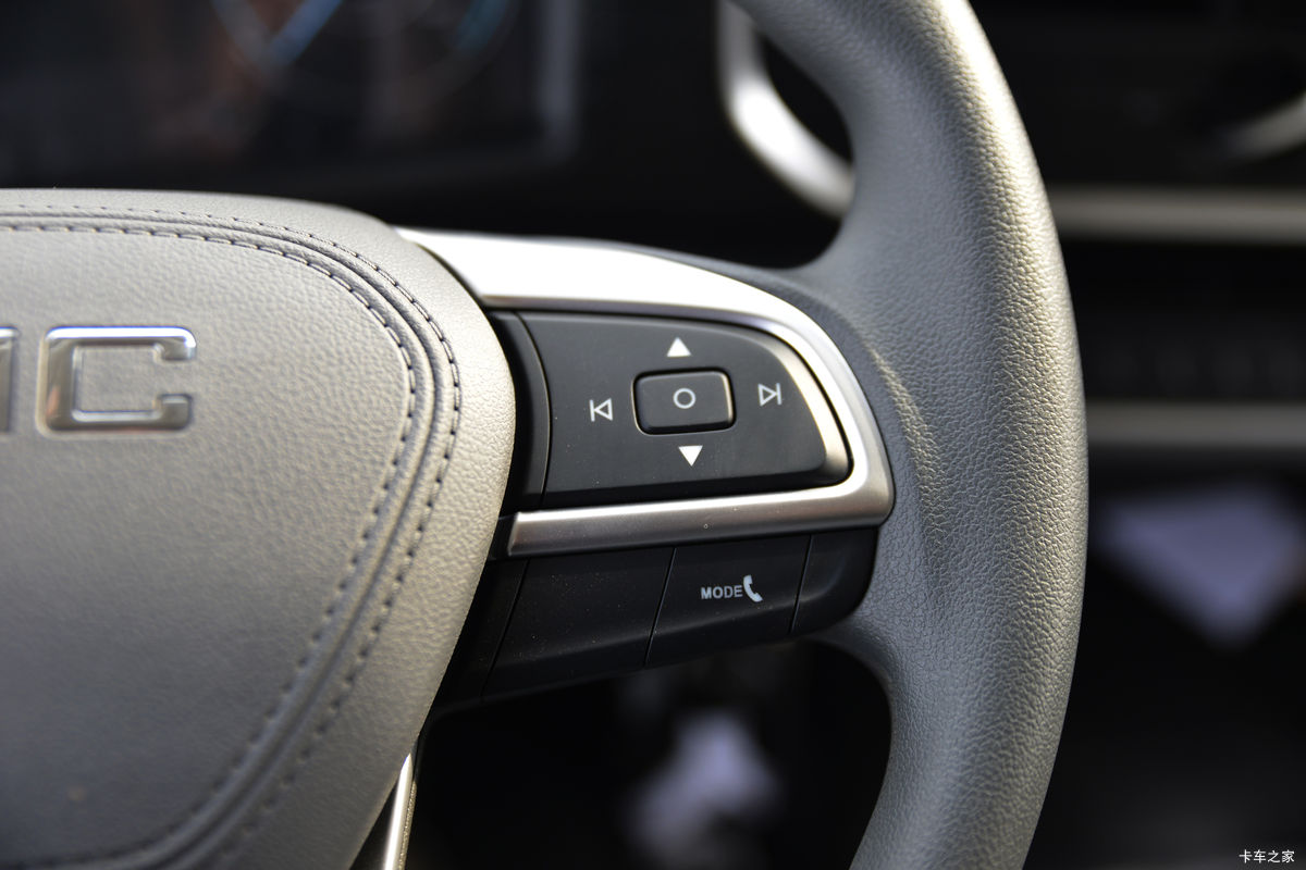 ���� ���ˣ����� 129���� 4.2�׵�����ʽ�Ῠ(����)(JX5044XXYTGA26)��ʻ��                                               