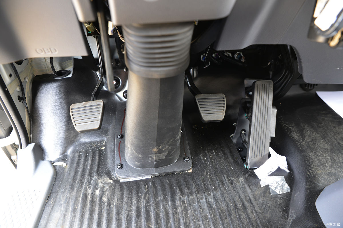 ���� ���ˣ����� 129���� 4.2�׵�����ʽ�Ῠ(����)(JX5044XXYTGA26)��ʻ��                                               