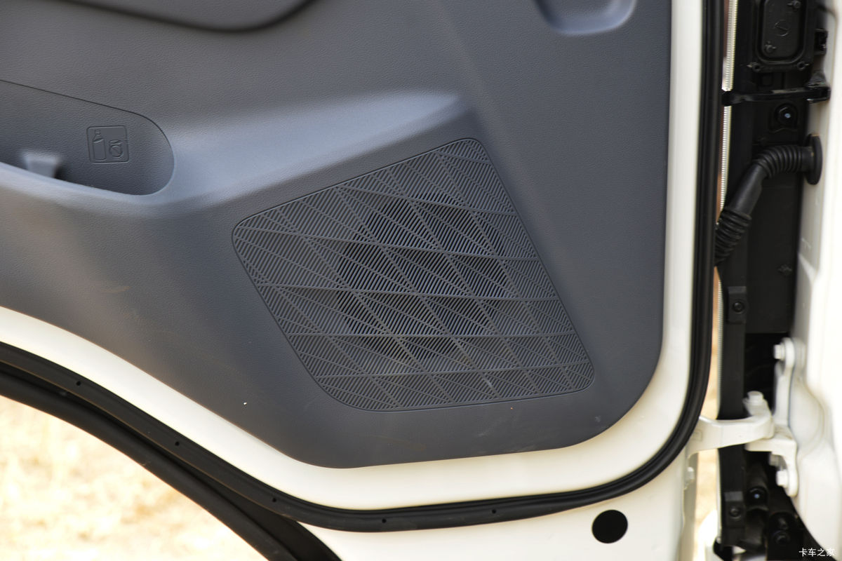 ���� ���ˣ����� 129���� 4.2�׵�����ʽ�Ῠ(����)(JX5044XXYTGA26)��ʻ��                                               