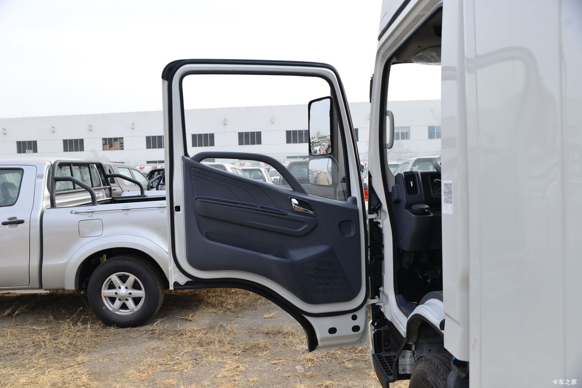 ���� ���ˣ����� 129���� 4.2�׵�����ʽ�Ῠ(����)(JX5044XXYTGA26)��ʻ��                                               