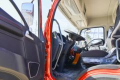 青岛解放 JK6中卡 220马力 4X2 6.8米栏板载货车(国六)(一汽)(4.875速比)(CA1180P28K2L2E6A80)