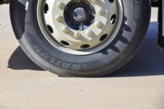 青岛解放 JK6中卡 220马力 4X2 6.8米栏板载货车(国六)(一汽)(4.875速比)(CA1180P28K2L2E6A80)