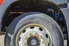 青岛解放 JK6中卡 220马力 4X2 6.8米栏板载货车(国六)(一汽)(4.875速比)(CA1180P28K2L2E6A80)