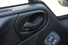 江铃汽车 福顺 2023款 146马力 6座 短轴 2.0T柴油 中高顶多用途乘用车