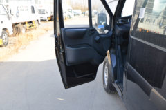 江铃汽车 福顺 2023款 146马力 6座 短轴 2.0T柴油 中高顶多用途乘用车