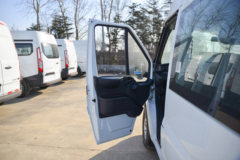 江铃汽车 福顺 2023款 146马力 6座 中轴 2.0T柴油 中高顶多用途乘用车