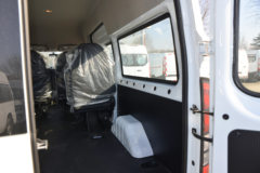 江铃汽车 福顺 2023款 146马力 6座 中轴 2.0T柴油 中高顶多用途乘用车