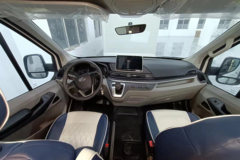 上汽大通 V90 VAN 2.0T 150马力 3座 短轴 自动档旅居车(国六)