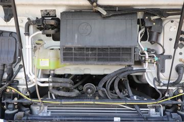 �����ؿ� ����L5000 �콢�� 260���� 4X2 9.8����ʽ�ػ���(����)(SX5189XXYLA721F2)ͼƬ