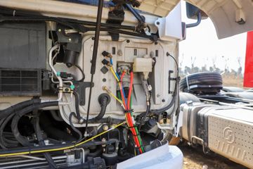 �����ؿ� ����L5000 �콢�� 260���� 4X2 9.8����ʽ�ػ���(����)(SX5189XXYLA721F2)ͼƬ