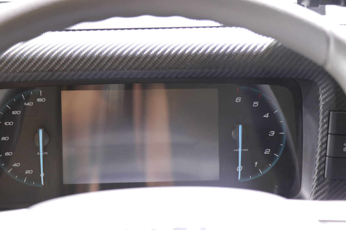 ���� ����+ ���̰� 129���� 3.2��˫�������Ῠ(JX1043TSGB26)��ʻ��                                               