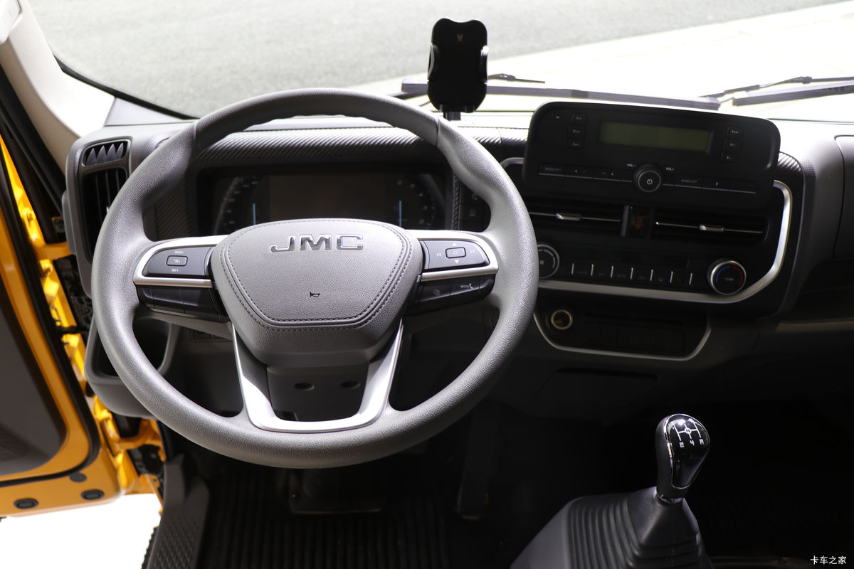 ���� ����+ ���̰� 129���� 3.2��˫�������Ῠ(JX1043TSGB26)��ʻ��                                               