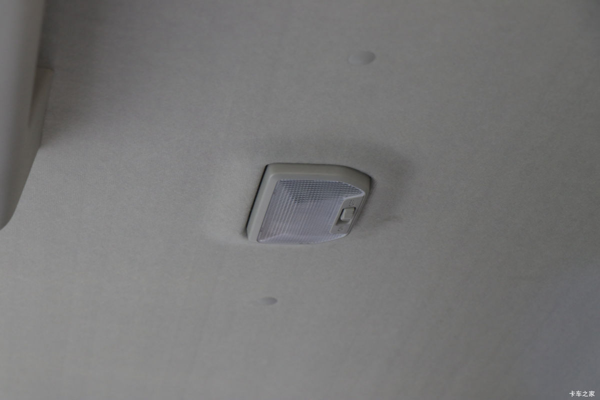 ���� ����+ ���̰� 129���� 3.2��˫�������Ῠ(JX1043TSGB26)��ʻ��                                               