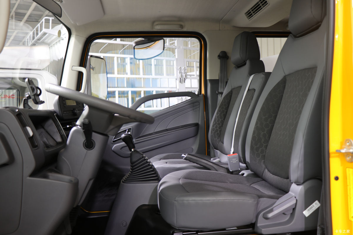 ���� ����+ ���̰� 129���� 3.2��˫�������Ῠ(JX1043TSGB26)��ʻ��                                               