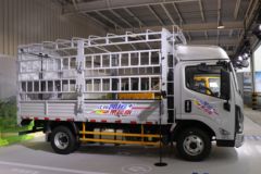 江铃 凯运+ 果蔬版 152马力 4.2米单排仓栅式轻卡(JX5049CCYT0J26)