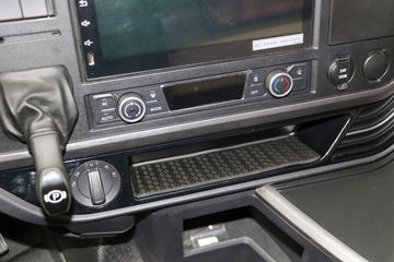 һ����� J6V �캽�� 560���� 8X4 9.4��AMT�Զ�����դʽ�ػ���(CA5310CCYP66K24L7T4E6)ͼƬ