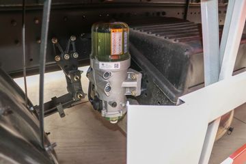 һ����� J6V �캽�� 560���� 8X4 9.4��AMT�Զ�����դʽ�ػ���(CA5310CCYP66K24L7T4E6)ͼƬ